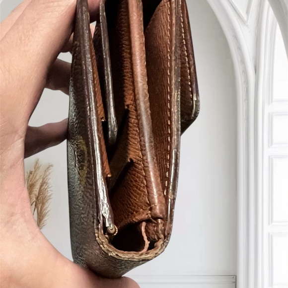 Louis Vuitton Authentic Vintage brown and Gold Monogram Tri-fold Wallet - Picture 14 of 17